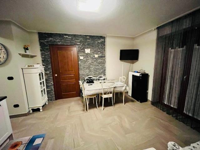 Incantevole Appartamento Con Giardino - Garage Privato E Free Wifi Улькс Экстерьер фото