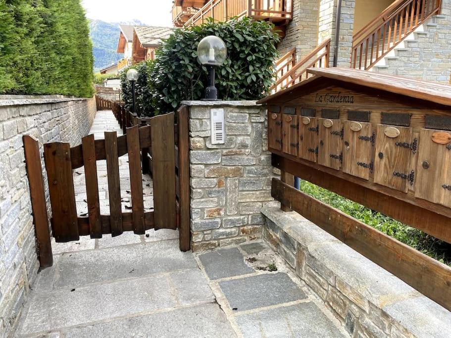 Incantevole Appartamento Con Giardino - Garage Privato E Free Wifi Улькс Экстерьер фото